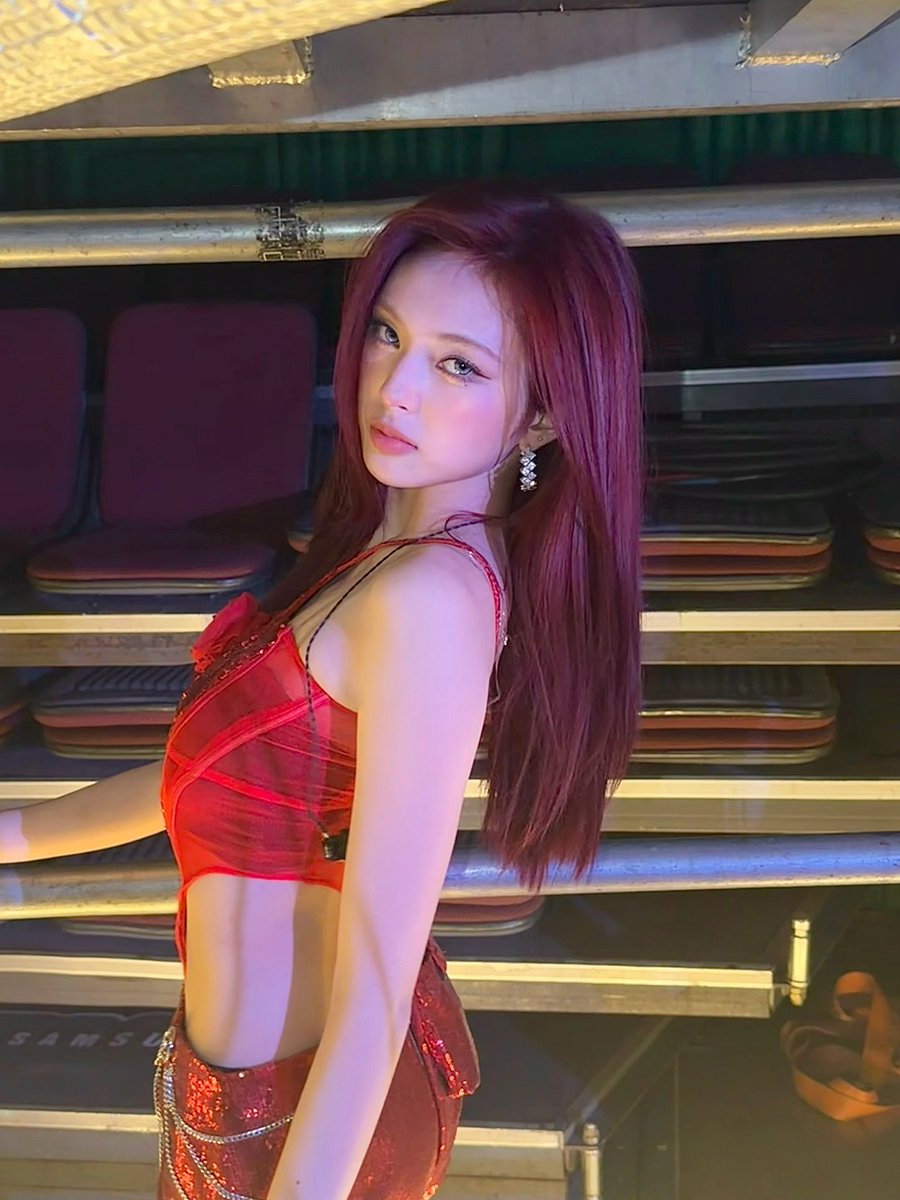 picbaemon's tweet photo. CHIQUITA INSTAGRAM UPDATE https://t.co/GZ9dWoQzmO
