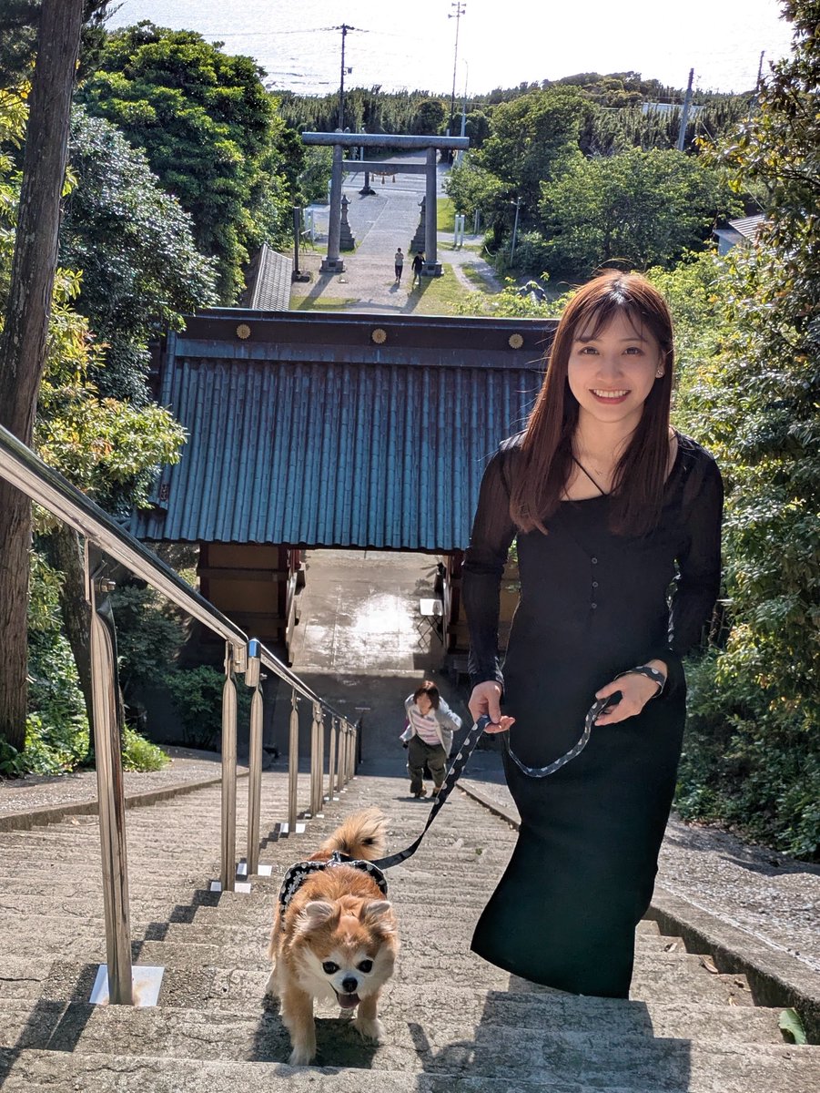 aino_arara's tweet photo. 隣は愛犬ぽぷらくん
後ろは妹です https://t.co/szV3wz1lS0