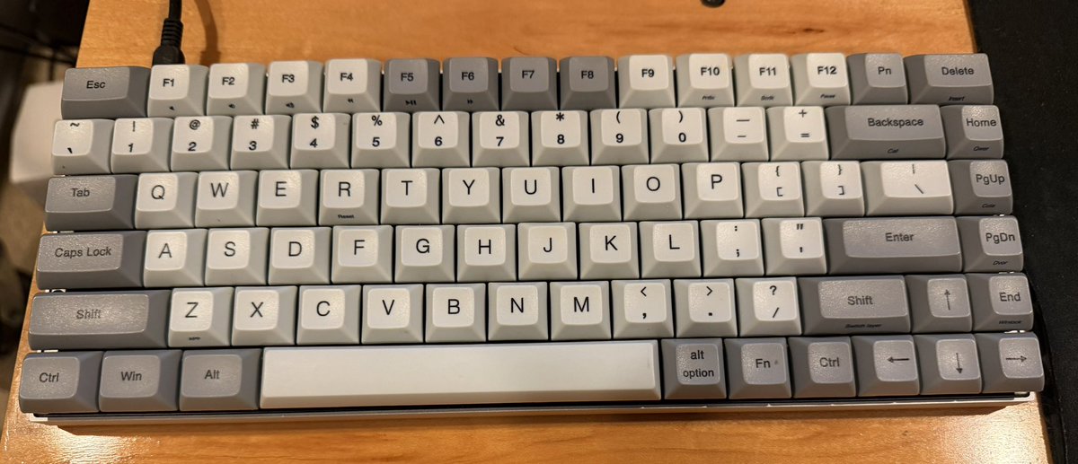 joshu's tweet photo. @IceSolst get a 75% keyboard. it has all the keys i need https://t.co/wX9vpXS6df