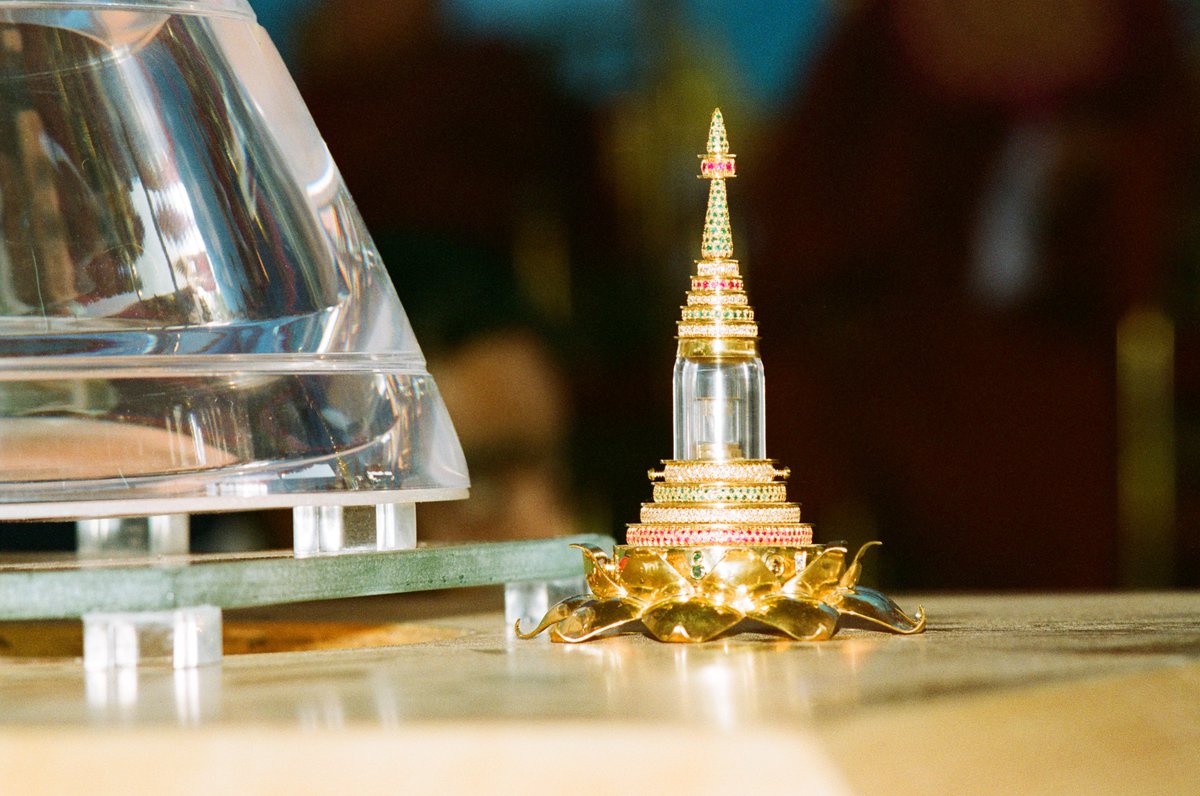 VipassanaOrg's tweet photo. Goenka ji with Buddha relics in the year 1997
https://t.co/varkSUseuW
#Buddha #Dhamma #Sangha #Vipassana #Meditation #SayagyiUBaKhin #SNGoenka #buddhateachings #enlightenment #peace #metta #mettabhavana #meditatedaily #mindfulness #meditate #meditationpractice #spirituality https://t.co/FKyxGDKjZr