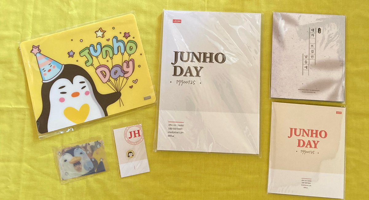 2PM_forU's tweet photo. 【拡散希望】
💛💙各マスターさん作製グッズと公式グッズキャンセル在庫販売のお知らせです。 
詳細→ https://t.co/ZgYz6xN6er
ご購入して下さいます方は@2PM_forU  DMご連絡をお願い致します。 https://t.co/r6fEQF0Qyo