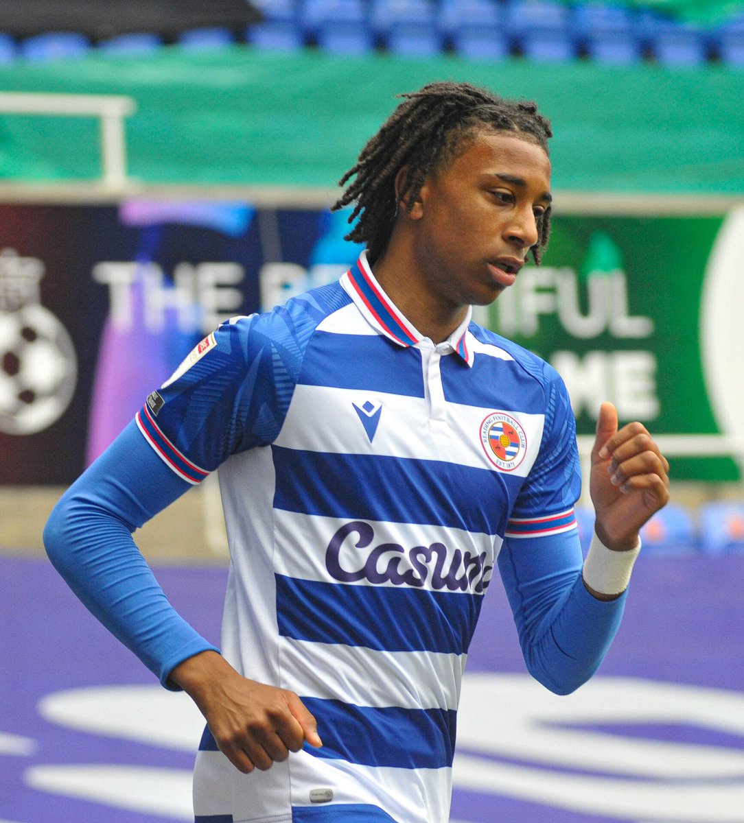 _BeFootball's tweet photo. 🚨 Mark Bowen, entraîneur de Reading et d’Olise 🇫🇷 en 2019 🎙️ : 

« Un jour, Paul Simpson, le sélectionneur des U20 anglais me dit à propos de Michael : “𝗝𝗘 𝗟𝗘 𝗩𝗘𝗨𝗫 𝗗𝗔𝗡𝗦 𝗠𝗢𝗡 𝗘́𝗤𝗨𝗜𝗣𝗘.”

Le lendemain, j’annonce la bonne nouvelle à Michael. Et il me répond : “𝗝𝗘 𝗡𝗘 𝗦𝗨𝗜𝗦 𝗣𝗔𝗦 𝗜𝗡𝗧𝗘́𝗥𝗘𝗦𝗦𝗘́, 𝗝𝗘 𝗝𝗢𝗨𝗘𝗥𝗔𝗜 𝗣𝗢𝗨𝗥 𝗟𝗔 𝗙𝗥𝗔𝗡𝗖𝗘.” »

(@lequipe)