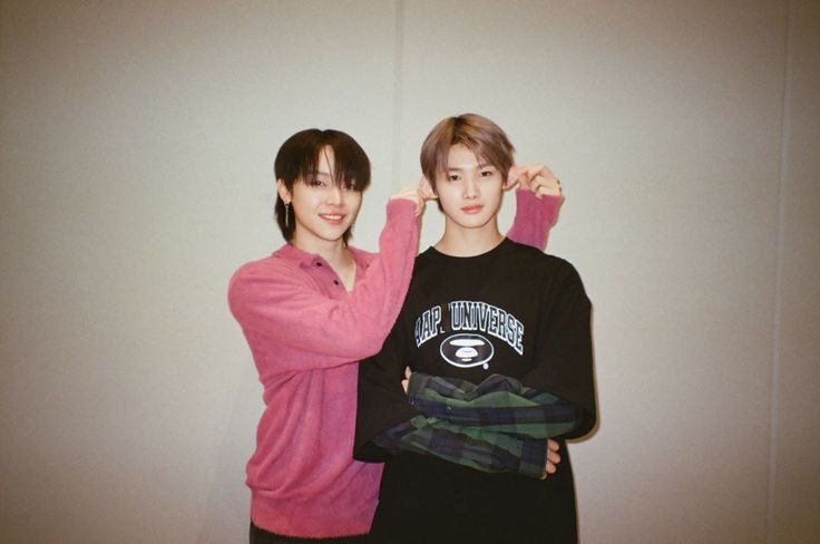 scentoflune's tweet photo. @yumyumaaa72103 @yumniesgo happy birthday my first love jo n my current love nicholas, semoga di usia yang baru ini kalian selalu diberi kesehatan, disayang semua orang, tercapai keinginan besarnya, be healthy n happy nichojo 🍙😽❤️ 

#HappyJoDay #HappyNicholasDay #JO #NICHOLAS #andTEAM #앤팀 #LUNÉ https://t.co/OcxAYxYm6f