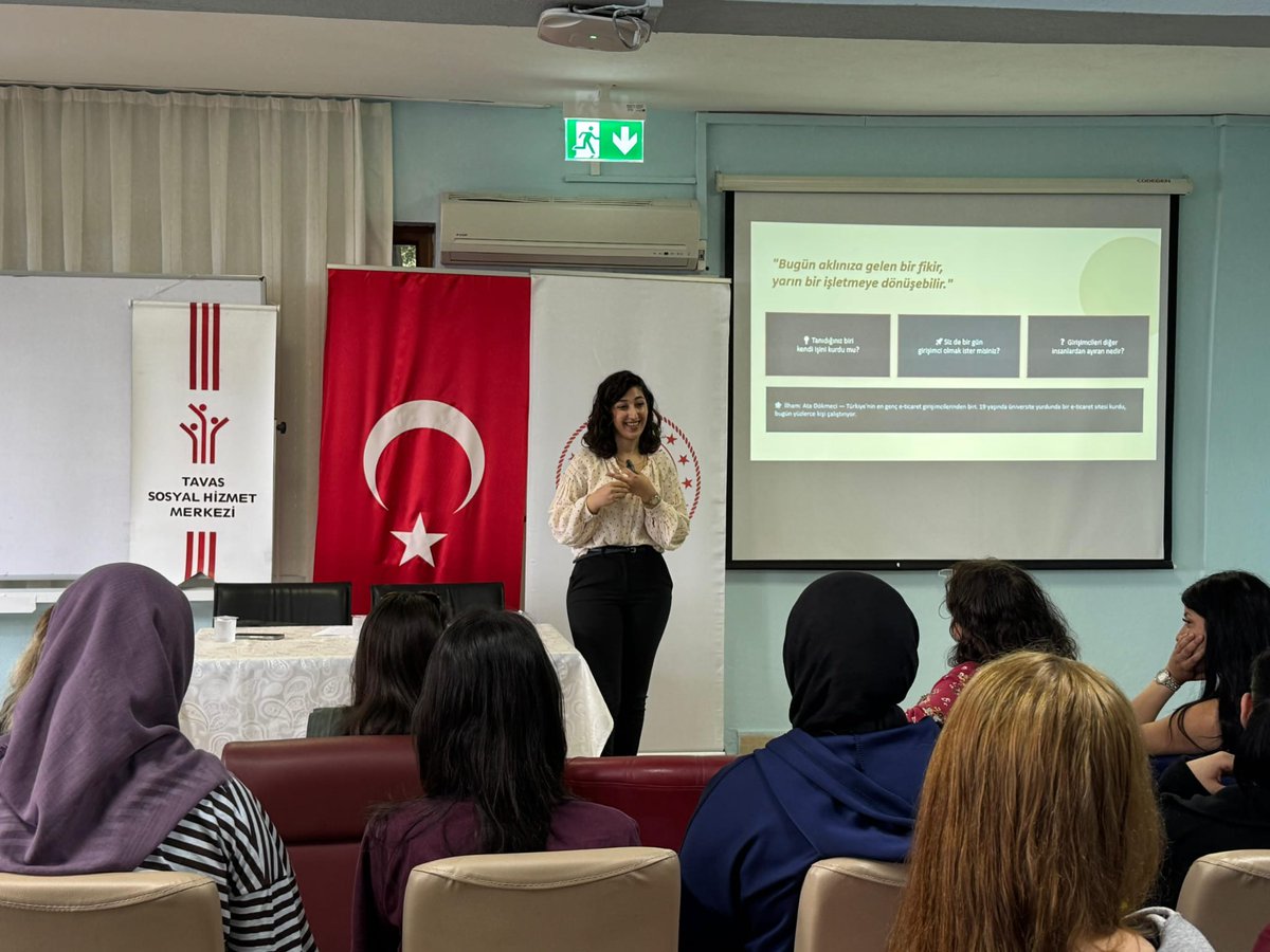 denizliash's tweet photo. 2026 Aile ve Nüfus On Yılı kapsamında, Bakanlığımız Aile Eğitim Programı çerçevesinde İl Müdürlüğümüze bağlı Tavas Sosyal Hizmet Merkezi Müdürlüğü tarafından, Tavas Kredi ve Yurtlar Kurumu öğrencilerine yönelik “Girişimcilik” konulu eğitim faaliyeti gerçekleştirilmiştir.

Eğitimde; girişimcilik kavramı, yenilikçi düşünme, iş fikri geliştirme süreçleri, fırsatları değerlendirme, risk alma, planlama ve kişisel yetkinliklerin girişimcilik sürecindeki rolü hakkında temel bilgiler paylaşılmıştır. Katılımcılarla birlikte girişimcilik becerilerinin bireysel gelişim ve ekonomik hayata katılım açısından önemi değerlendirilmiştir.
@tcailesosyal 
@ekremboran80