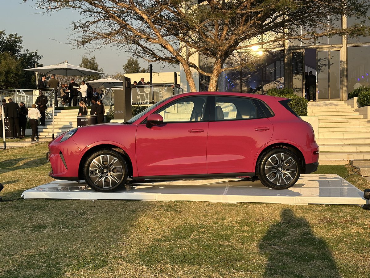 khuleonwheels's tweet photo. Last night, we joined GWM South Africa at Divine Sunset Venue in Midrand for the launch of the all-new GWM ORA 5. The new ORA 5 is now available with a choice of three powertrains: a 1.5-litre turbocharged petrol, and HEV model, and a fully…
#GWMSA #ORA5 #YourNextMove https://t.co/s0QYMKRHbx