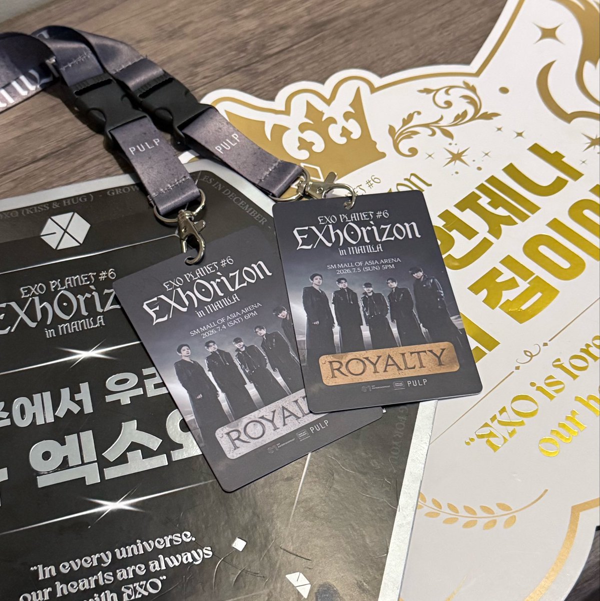 yoshida_xoxo's tweet photo. wait… why am i only realizing the id card matches the banner 😭 https://t.co/30LRhW3VPS