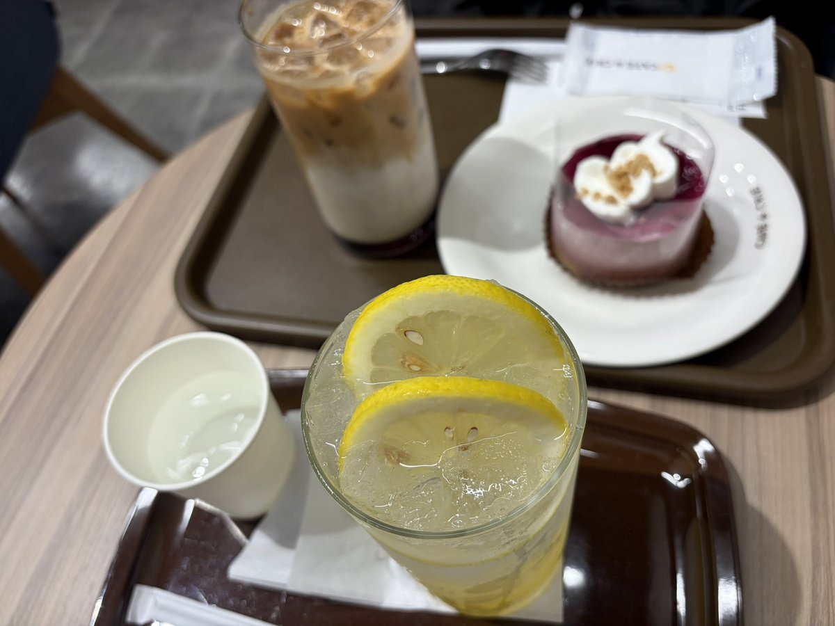 chamo_gg's tweet photo. 昨日はみきながさんとご飯でした🎋
いつもの様に美味しいものを食べて
沢山おしゃべりして楽しい時間でした✨️

七夕だし、『両片想い』宣伝しよう！となりふたりで示し合わせて宣伝ポストをしてみました- ̗̀ ( ˶'ᵕ'˶) ̖́- https://t.co/ZdGBh9kDOy