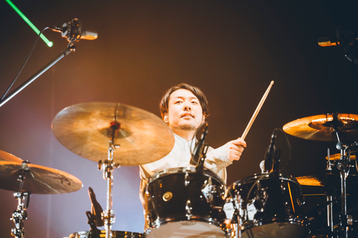 sakanaction's tweet photo. 本日7月8日はドラム江島啓一のお誕生日！

SNSなどでお祝いのイラストやコメントをたくさんお寄せいただき、ありがとうございます。

📷 by @takehiro_goto https://t.co/gPWAOPs3ke