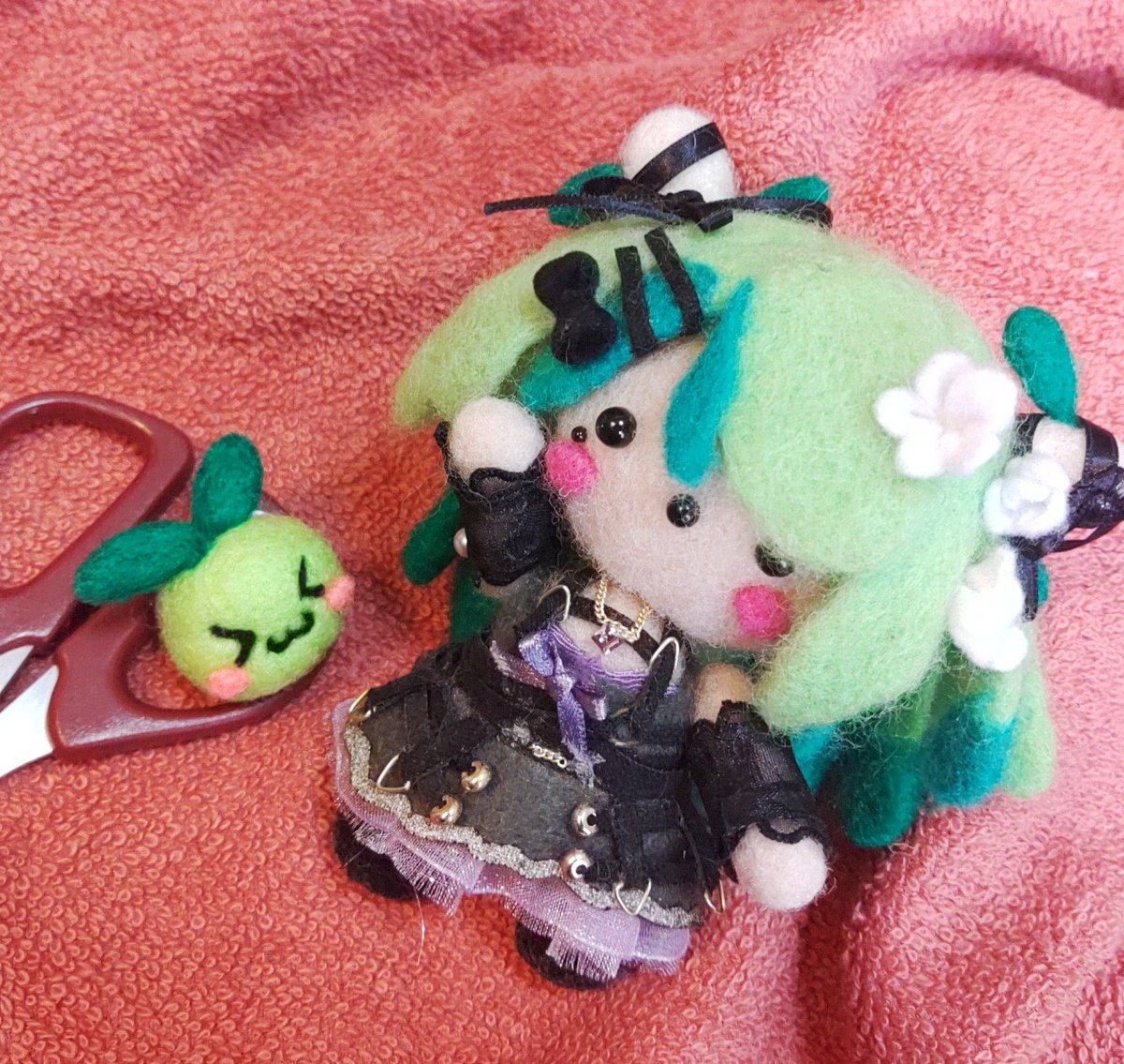 uranus_4921's tweet photo. We are currently looking for Saplings to adopt the Fauna dolls in Gothic cos~~~
(Sapling doll as bonus.)
＞After performing maintenance, https://t.co/YstNzNCiW5