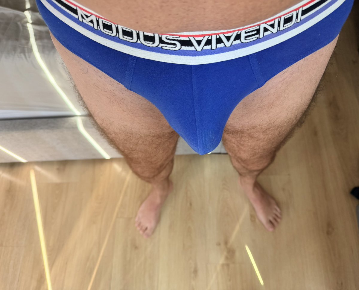 DTsecondacc's tweet photo. Bulge be bulging this morning 🍆

#bulge #cock #briefs #morning #horny https://t.co/kw60LMub6a