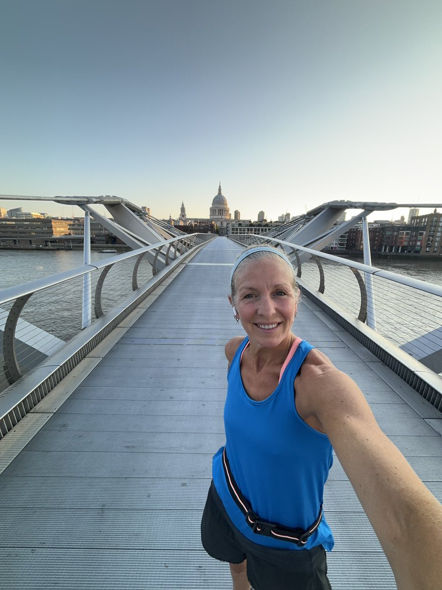 MairiMMcInnes's tweet photo. Run London 🏃🏼♀️🌅 #Running @UKRunChat #MarathonTraining #SixStars @nycmarathon #BeWellWorkWell https://t.co/27jSUqjeCi