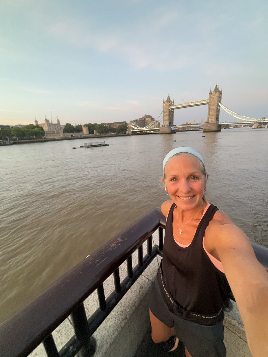 MairiMMcInnes's tweet photo. Run London 🏃🏼♀️🌅 #Running @UKRunChat #MarathonTraining #SixStars @nycmarathon #BeWellWorkWell https://t.co/27jSUqjeCi