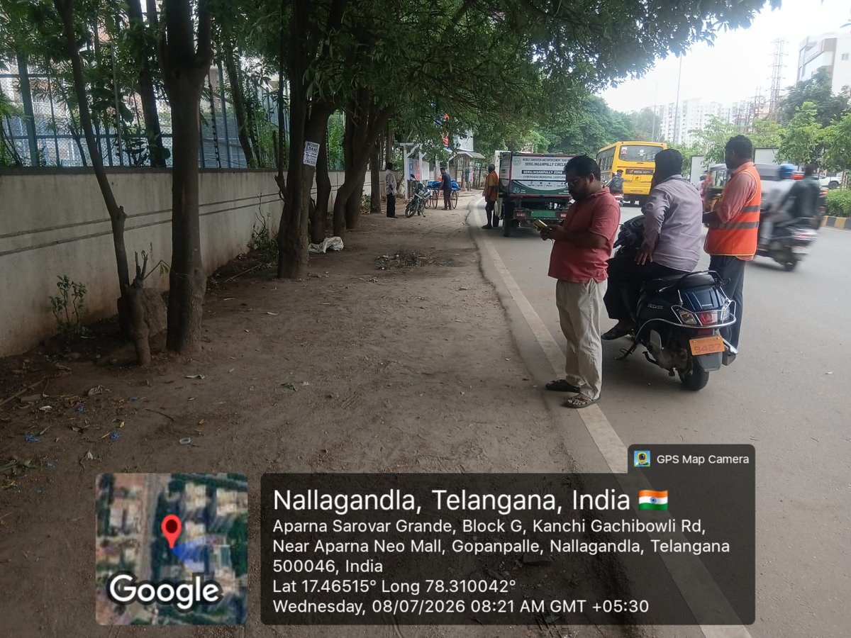 Dc49Cmc's tweet photo. @kktsmedia @CYBTRAFFIC @CMC_Offcl @TOIHyderabad Dear Citizen,

The inconvenience caused is regretted. The concerned officials inspected the location and cleared the encroachments. Photographs of the completed work are attached for your kind reference. https://t.co/NJQ7ejNEZs