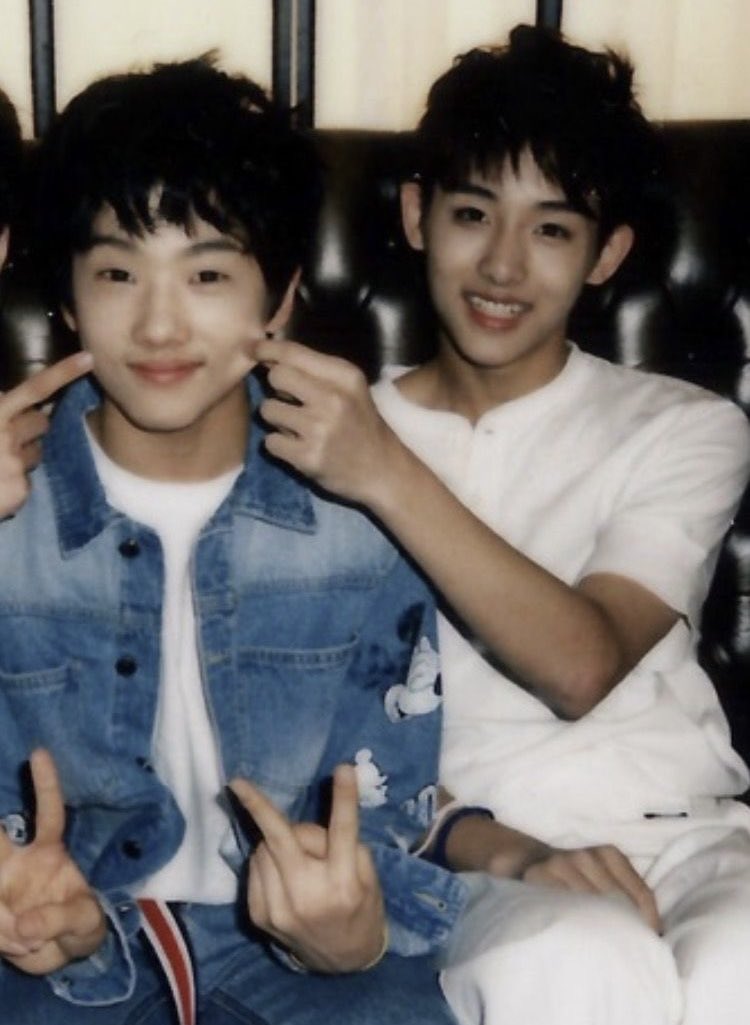 melodiesung's tweet photo. the mega rare jisung and winwin interactions 😭 https://t.co/oMOYra6x2u