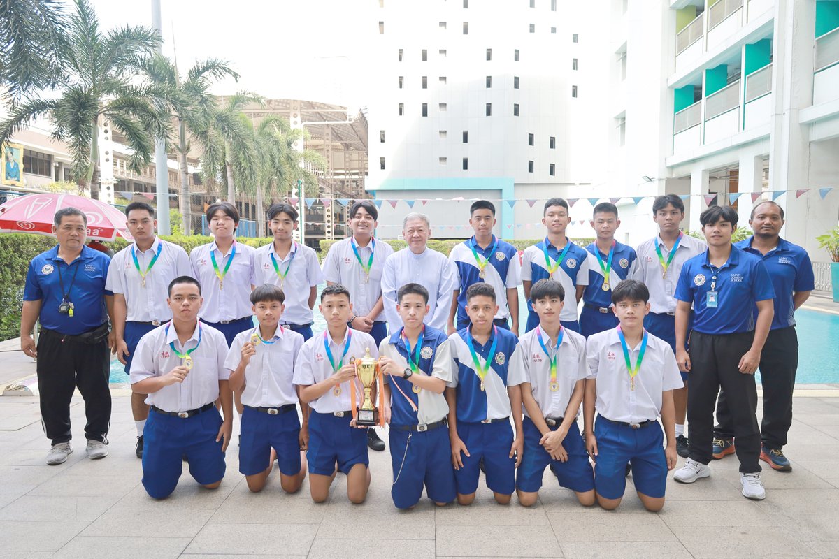 schoolsd's tweet photo. ⚽️รองชนะเลิศ ฟุตบอล รุ่น 16 ปี

https://t.co/S60I9A7qik https://t.co/kOiNJ37tqK