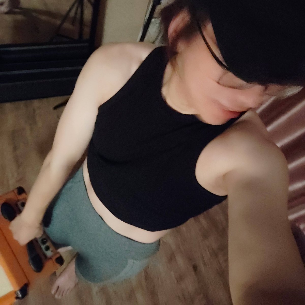 postnut_podcast's tweet photo. 非女心，非流水线Sub，不会为了配合低level男生，主动降频。
保持逻辑与心智，brat属性，爱穿女装。
希望交往的朋友类型：开朗，乐观，爱玩。
像同性朋友一样，聊天，打球，徒步。
像异性朋友一样，上床做爱。
一半一半的奇妙体验。🖤
#femboy #伪娘 #男娘 #直男 #双性 https://t.co/3LynbsYDgB