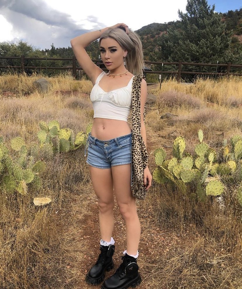 PerfectDomme1's tweet photo. Who’s balls am I going to step on tonight? The more you send the harder I crush 😍
findom catfishfindom humanatm scamfetish https://t.co/uRX43I84sT