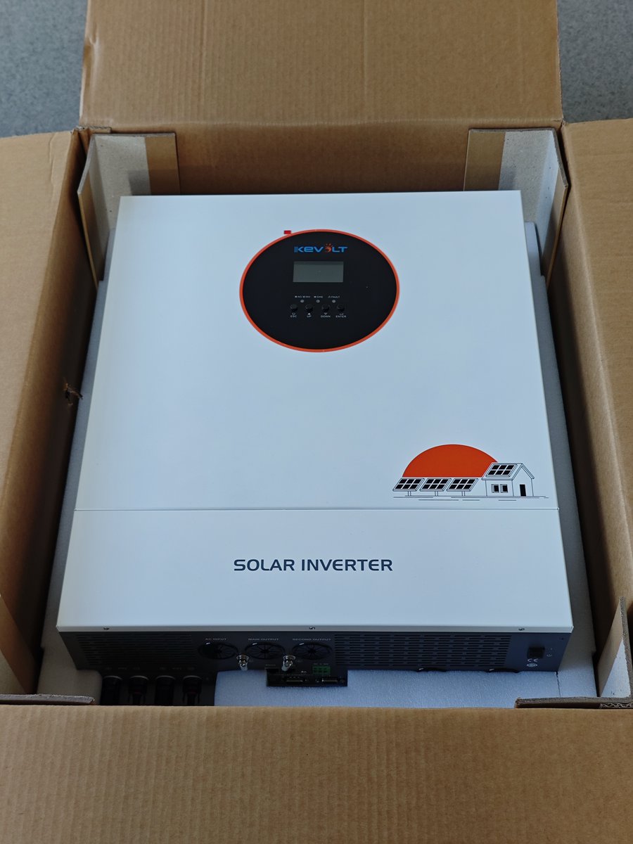 Kevolt_Solar_'s tweet photo. 120 KEVOLT inverters ready to ship!
Full series: 5.5kW to 12kW available
Stylish design &amp; thousands of great reviews
Perfect for all global solar markets ✅
#EUsolar #SolarPower #PVInverter #EnergyStorage #SolarSupplier #kevolt https://t.co/tPL8OCMWSg