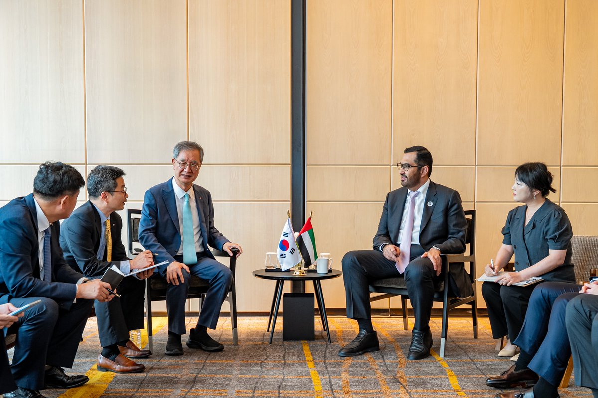 ADNOCGroup's tweet photo. The UAE and South Korea have a four-decade energy partnership spanning LNG storage, the Barakah project and beyond.
While in Seoul this week, our MD and GCEO, Dr. Sultan Al Jaber, met with leaders from GS Caltex, KNOC, KOGAS, Hanwha, SK Energy and Samsung E&A.
Conversations focused on advancing collaboration to meet Asia's growing energy needs.