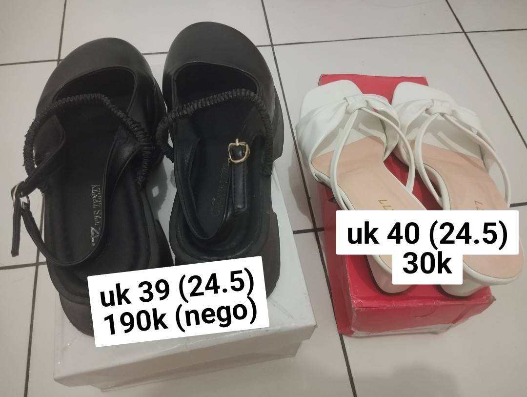 jaeminunna's tweet photo. WTS / WANT TO SELL

- SKIN1004 Madagascar Centella Poremizing Clear Toner; Centella Hyalu-Cica Water-Fit Sun Serum
- Sepatu uk 39 (24.5); uk 40 (24.5)
- Parfum Saff &amp; Co. — Remedia Amoris

📍 jaksel, bisa co shopee
🍊 splitpay, harga excl packing &amp; admin shopee
[!!!] mt after dm https://t.co/FgETgCMCEZ