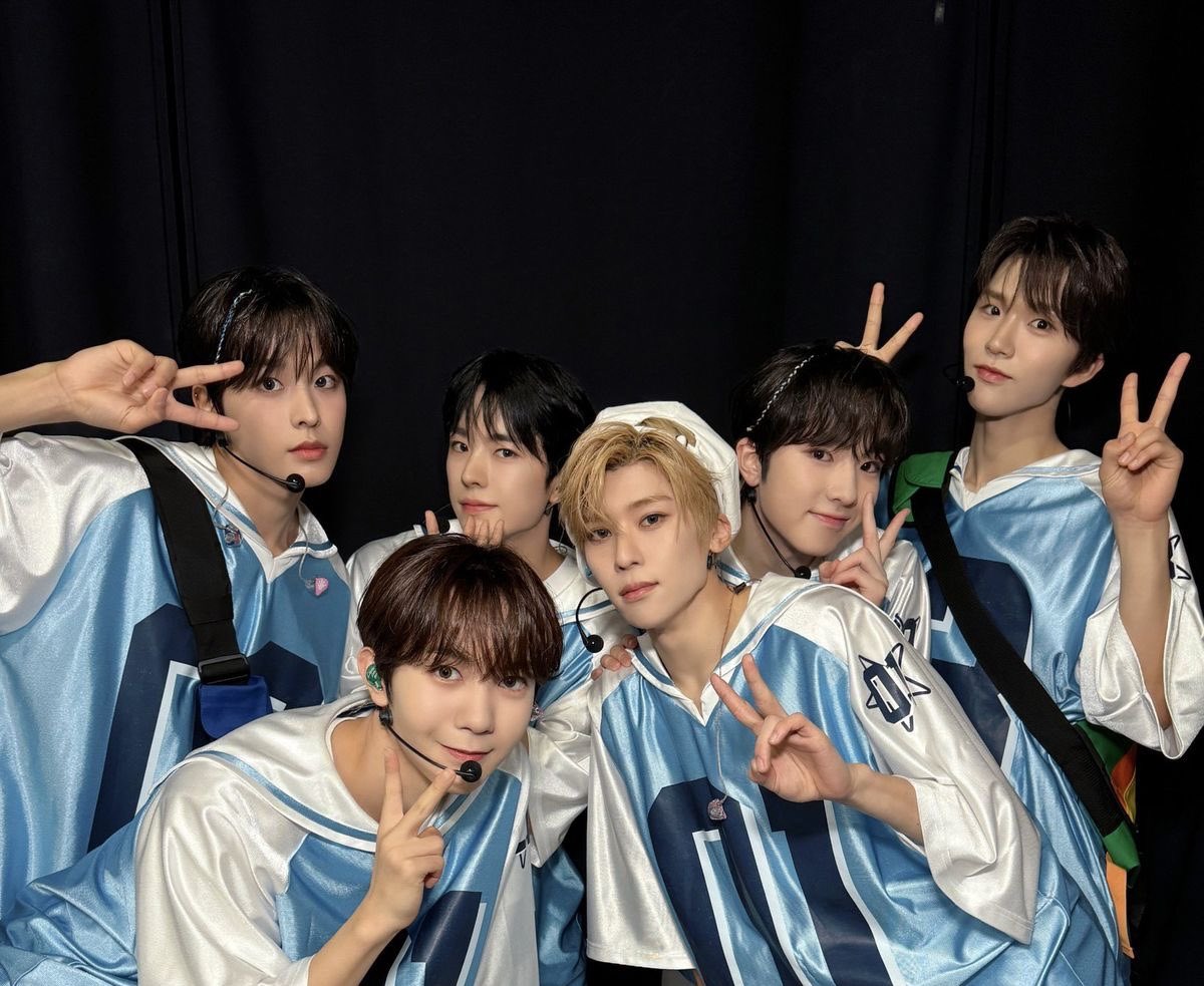 kytokuno's tweet photo. 가요대전에~서~~ 누가돌아왔~게~~ https://t.co/X2jOek6GGs