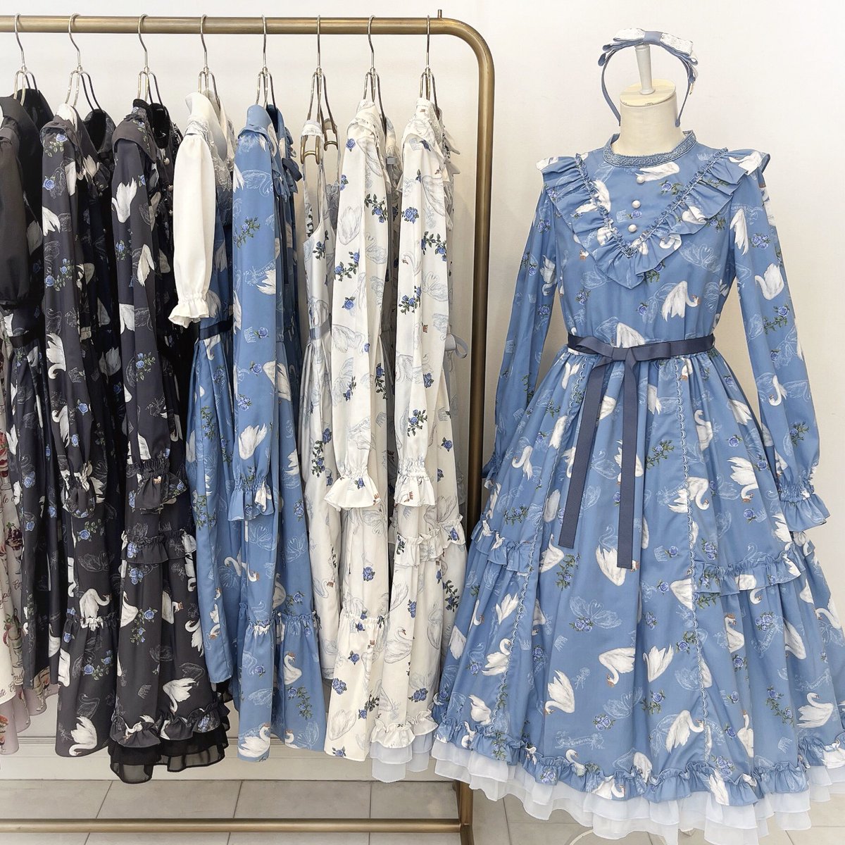 エミキュ♡ Sweet Collection ノースリーブワンピース 💙新作受注スタート💙 【Emily Temple cute】 🦢Swan Lakeシリーズ