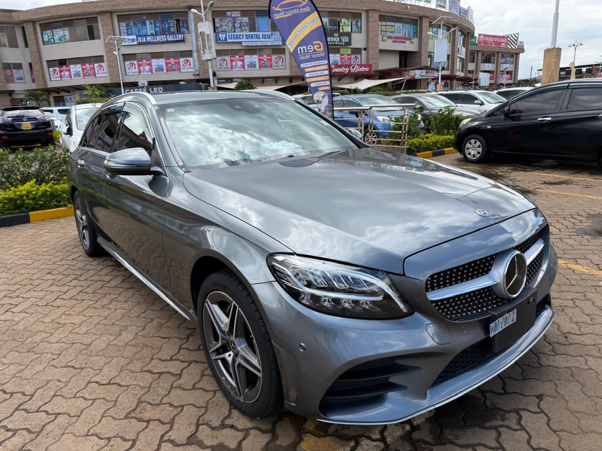 SleeksterAuto's tweet photo. MERCEDES BENZ C180🔥🔥
🚗 YOM 2019
📷 1.6L PETROL ENGINE
💰 PRICE: 3,250,000 https://t.co/MdPoyAl2ew