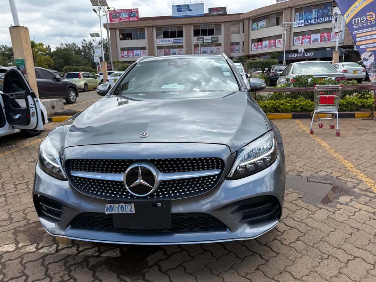 SleeksterAuto's tweet photo. MERCEDES BENZ C180🔥🔥
🚗 YOM 2019
📷 1.6L PETROL ENGINE
💰 PRICE: 3,250,000 https://t.co/MdPoyAl2ew