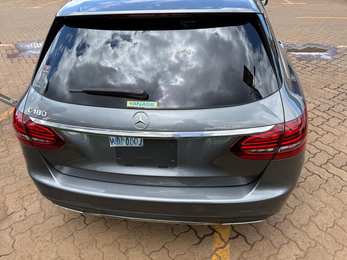 SleeksterAuto's tweet photo. MERCEDES BENZ C180🔥🔥
🚗 YOM 2019
📷 1.6L PETROL ENGINE
💰 PRICE: 3,250,000 https://t.co/MdPoyAl2ew
