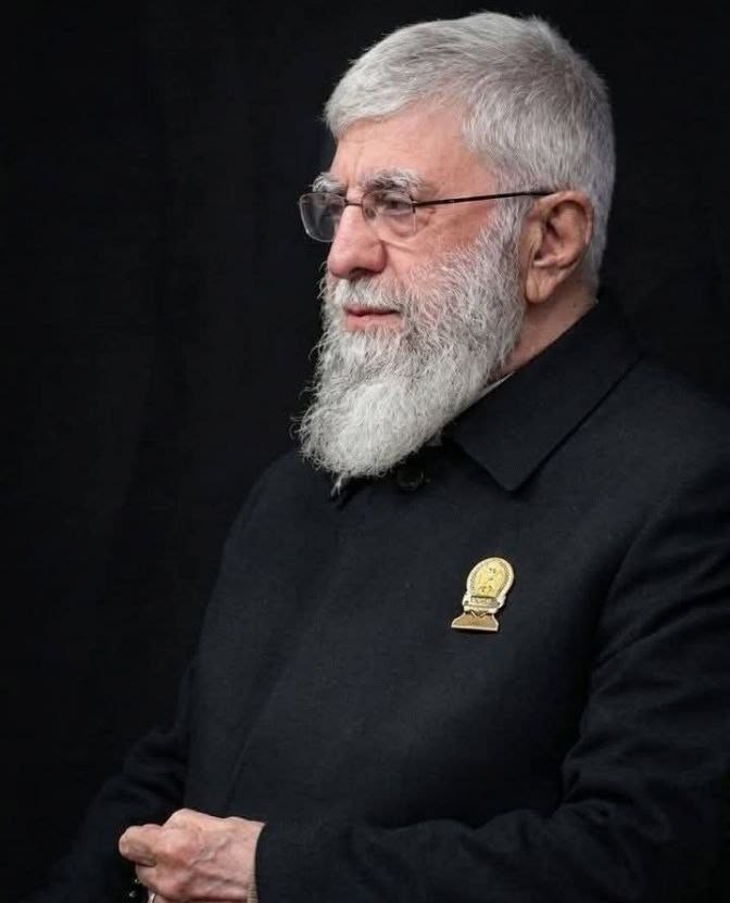 Evan_iran's tweet photo. ولی این بخش از مداحی نریمانی که میگه:
شهید تشنه لب امام روزه دار من
رسیدی کربلا زیارتت قبول آقا
حالا چی کار کنیم با جای خالی شما
چه جوری سر کنیم زندگی رو بدون تو(:
#ایران_آتاسی
#باید_برخاست https://t.co/ByEnn9VFHw