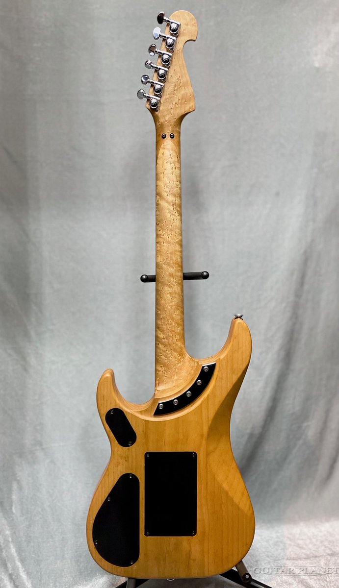 electric_gp's tweet photo. 市場でも比較的珍しい部類に入るかと思われるWashburn N4 Originalが入荷。
豪華にOriginal Floyd Roseもマウントし、経年によって雰囲気も良くなった個体です。
3.23kgとバランスも良好。
バーズアイもびっしりと入っております。
https://t.co/7sB7nM6mql

#Washburn #Nuno #ヌーノ #ギター #杢目 https://t.co/k8pe0NJmwe