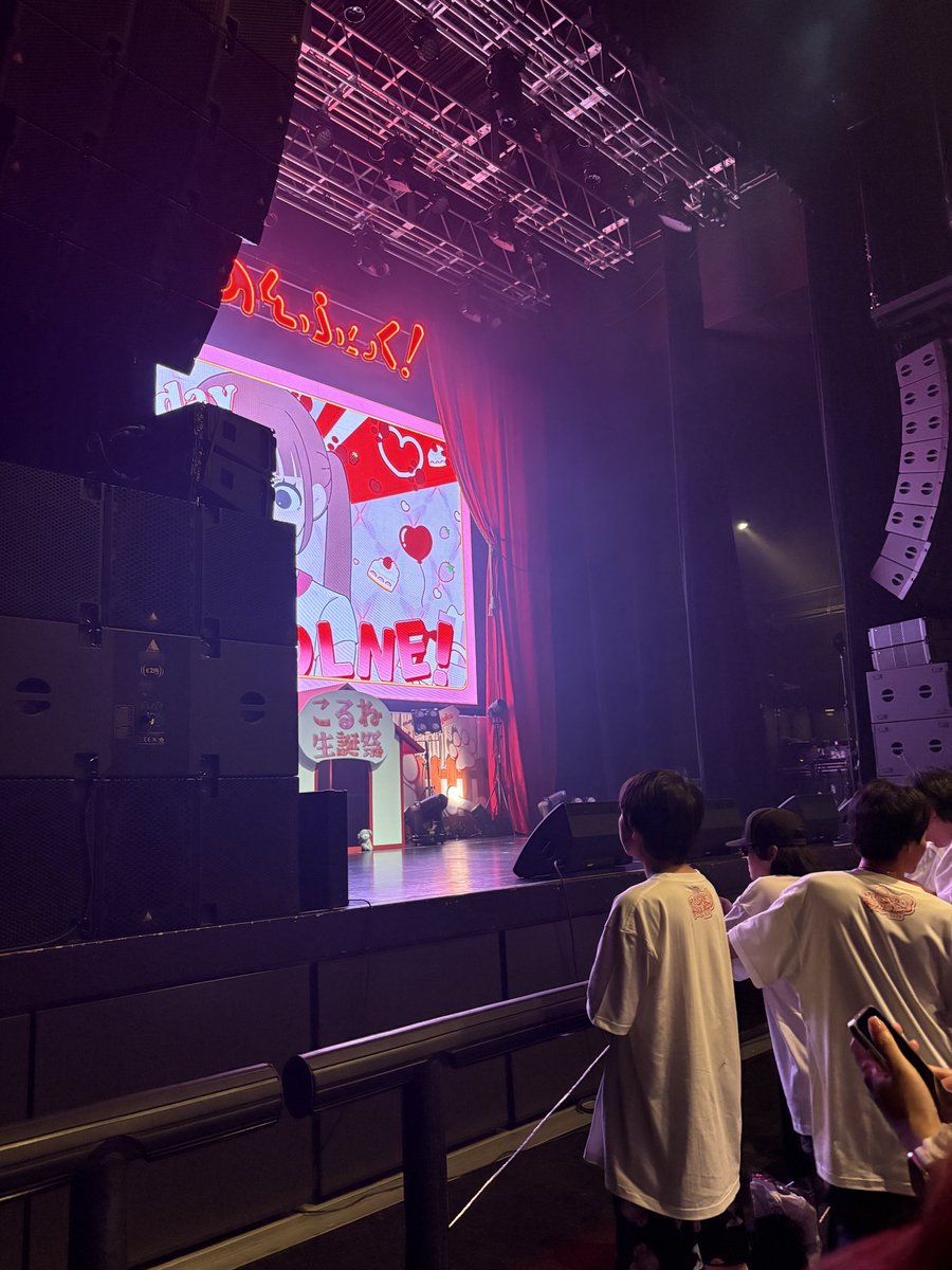 tomosayanoshi48's tweet photo. 注釈付き最前！メンバー見えるし、飛べるから良いか(笑)自引きの番号でこれは熱いんよな https://t.co/RDKT57xBog