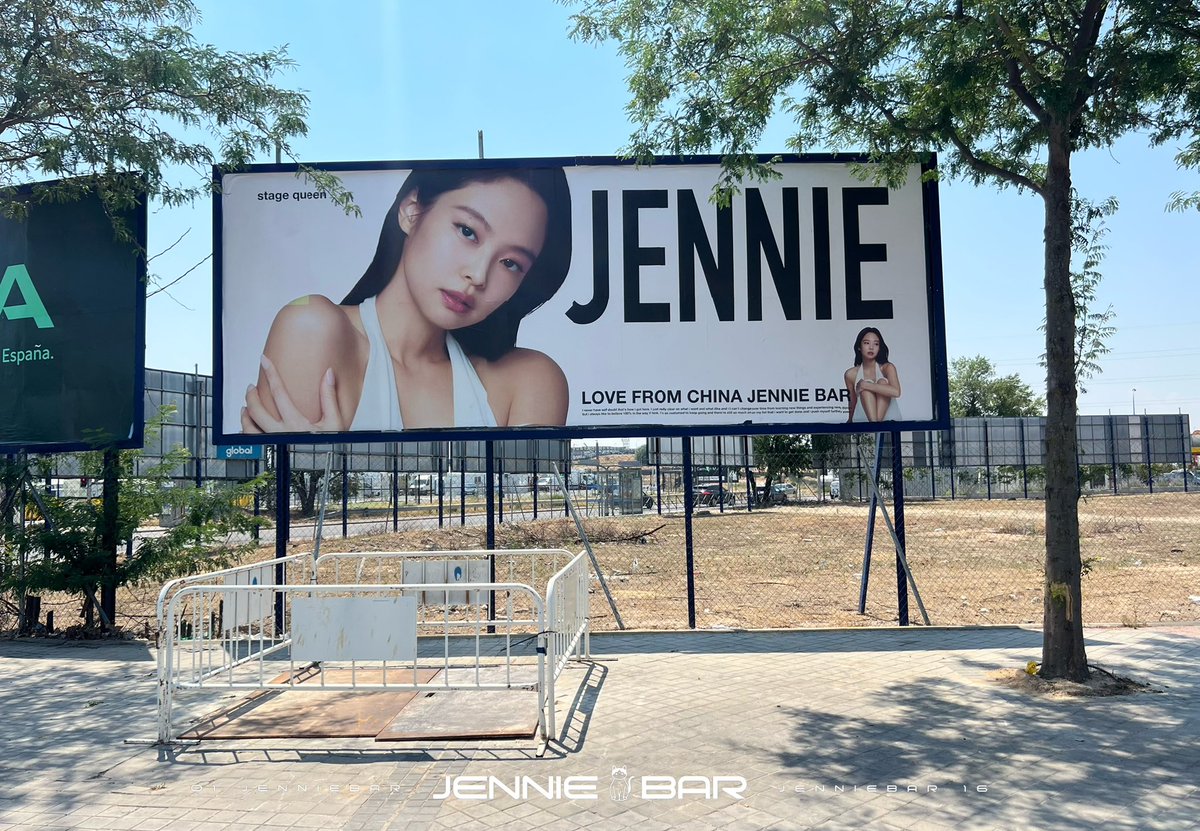 JENNIEBAR_CN's tweet photo. Our support billboard is now live! Come check it out and snap a pic! 💙📸

#JENNIE @jennierubyjane https://t.co/JjZO77YVDN