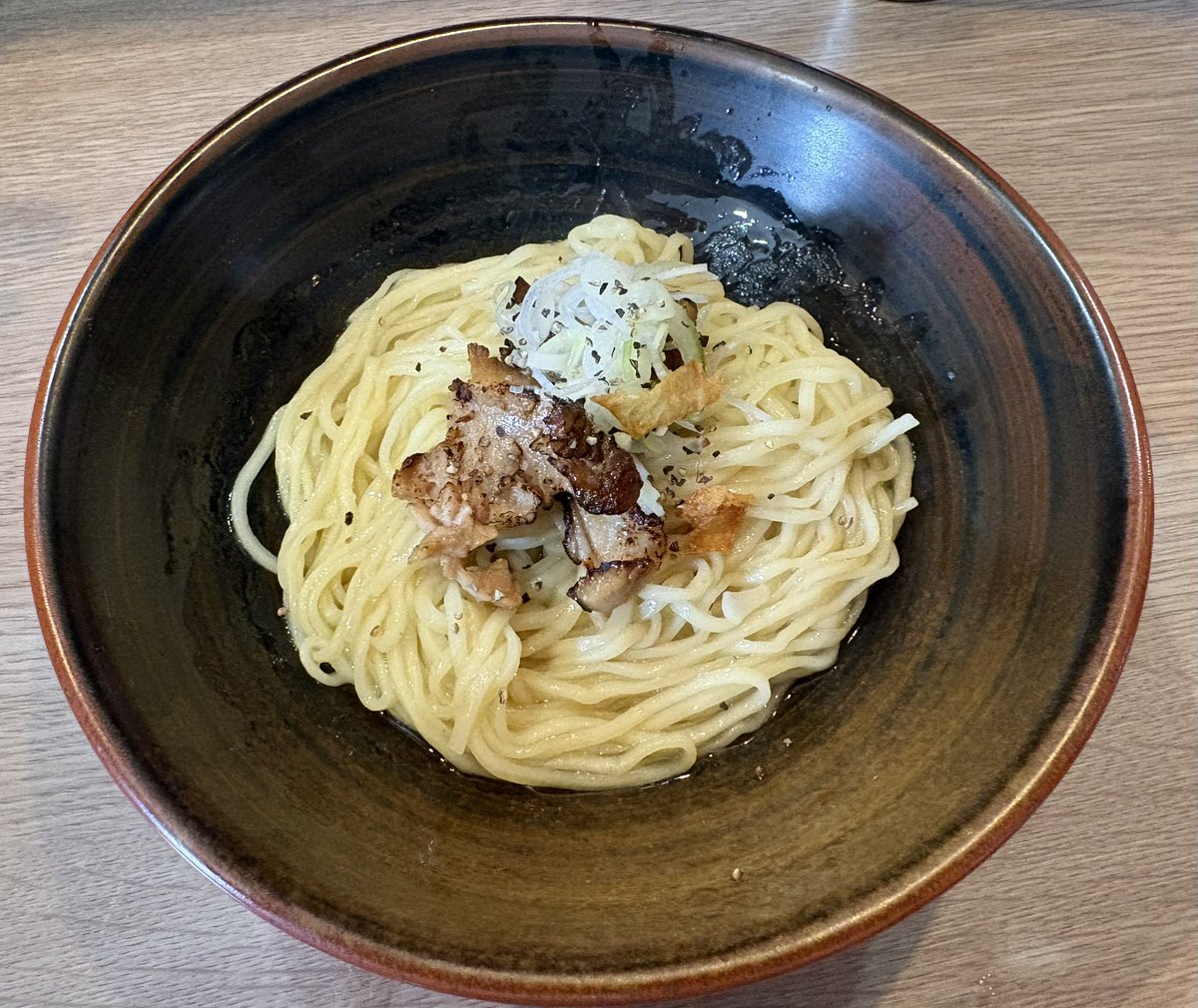 MBH625's tweet photo. 久しぶりに鶏恋さんに行けました

最近バンド活動が忙しくて、以前の様にラーメン屋さんに行かなくなったのと、色々思うこともあり、めっきりラーメン熱が冷めてきてたとこやったんですけど…
かなり引き戻されました笑

やっぱ美味すぎる

また隙があればぼちぼちとラーメン行こうかなと思います😚 https://t.co/jBg6LBQ6Uv