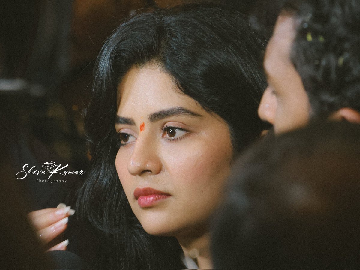 shiva__kumar_s's tweet photo. From FDFS Of #Graamaayana 🎬
@nimmamegha https://t.co/q2nbTQGiv8