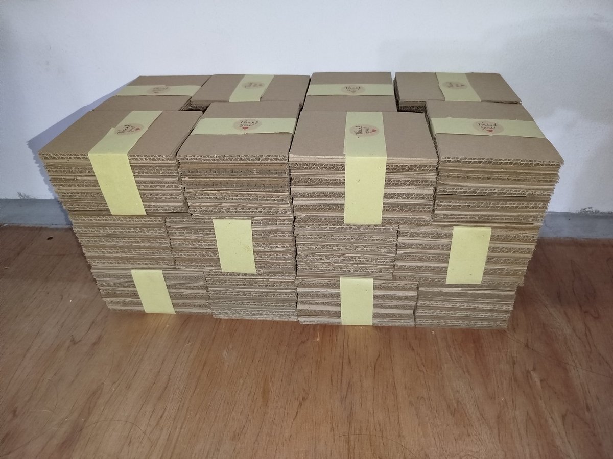 _teuwooya's tweet photo. HELP RT<3
wts lfb carton karton cardboard sandwich ph

Double wall cardboard sandwich
     • High-Quality
     • Super sturdy
 
35 per bundle (5 pairs)
Location: San Juan/Cavite
MOP: Gcash
MOD: Flash Express, SDD

dm me to order https://t.co/Qt547L826a