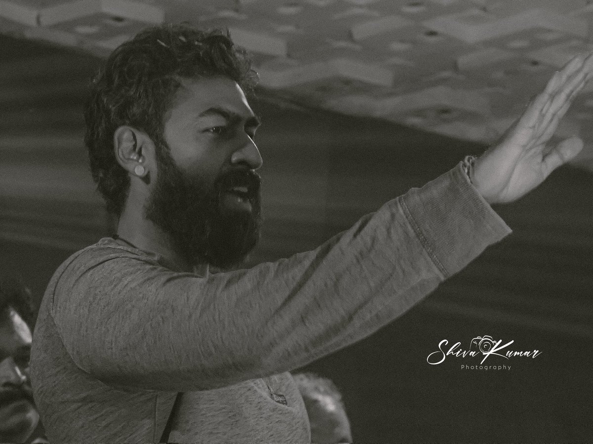 shiva__kumar_s's tweet photo. From FDFS Of #Graamaayana 🎬
@vinayrajkumar https://t.co/RcvxbKD8oL