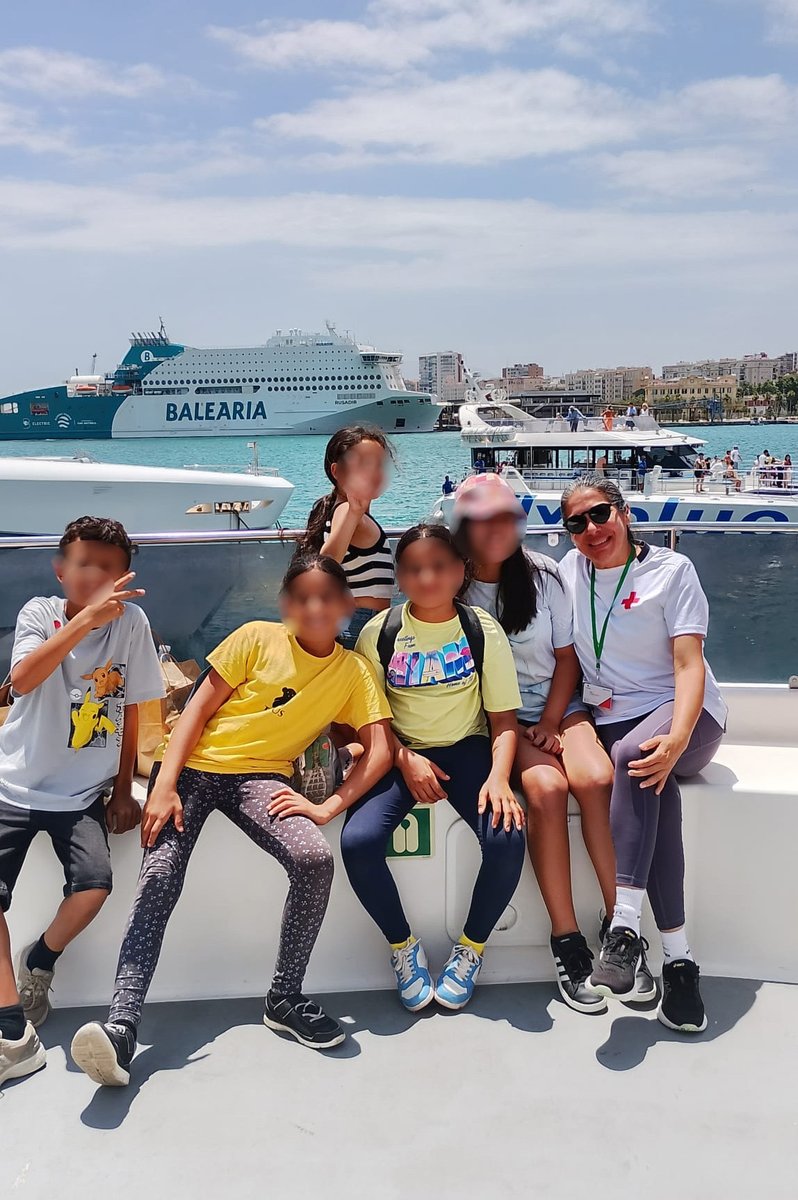 CREMalaga's tweet photo. Participamos en el encuentro de la Plataforma de Organizaciones de Infancia de Andalucía en el Centre Pompidou Málaga, donde niñxs y adolescentes pusieron en común iniciativas. Después disfrutamos de una actividad de convivencia gracias a Mundo Marino con un paseo en catamarán 💙 https://t.co/YkeBJAyfvh
