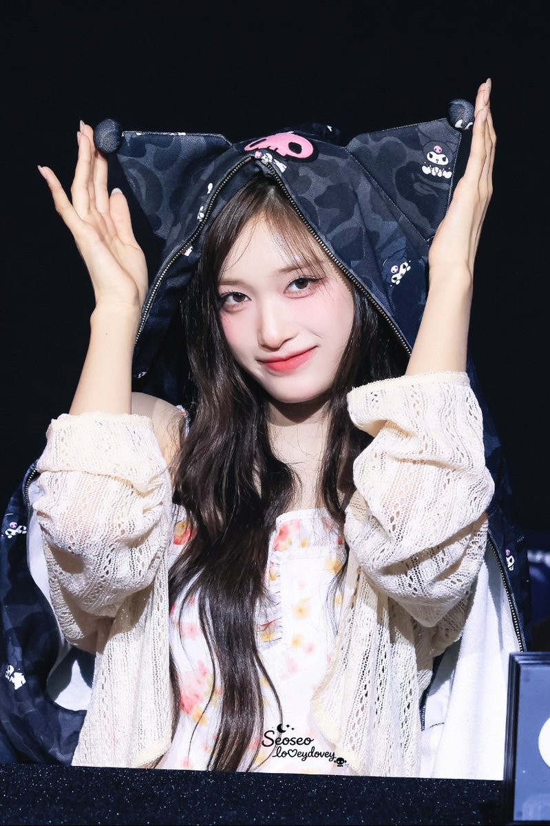 seoseolovey's tweet photo. 260502 withmuu fansign
#IVE #아이브 #アイヴ  
#LEESEO #이서 #イソ https://t.co/4Gj7jFRDWm