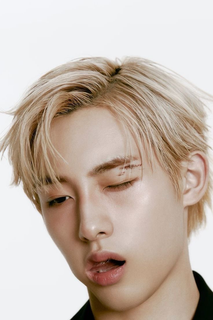NCTUNIONBR_'s tweet photo. Aviso Sobre a Conclusão do Contrato Exclusivo de #WINWIN 

“Olá, aqui é a SM Entertainment.

Gostaríamos de agradecer sinceramente a todos os fãs do NCT por seu amor contínuo e apoio inabalável.

Após discussões cuidadosas com WINWIN, concordamos mutuamente em concluir seu contrato exclusivo a partir de 9 de julho. Consequentemente,  WINWIN concluirá todas as suas atividades como membro do NCT.

Somos profundamente gratos a WINWIN, que esteve com a SM Entertainment por mais de 10 anos desde seus dias de trainee. 
Agradecemos sinceramente a ele pelo tempo que compartilhamos juntos e o apoiamos de todo o coração enquanto ele embarca em uma nova jornada.

Obrigado.”
