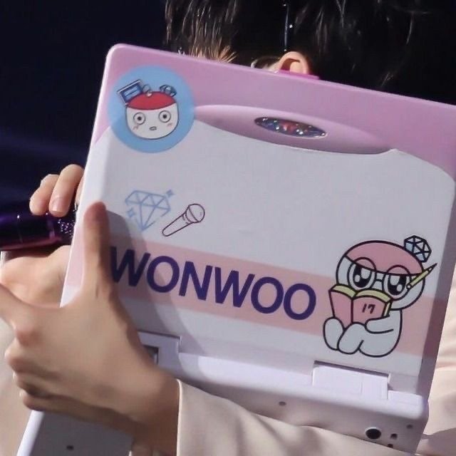 ahproditte's tweet photo. never forgetting wonwoo cute laptop 🥹 https://t.co/xFPUjtVVdE