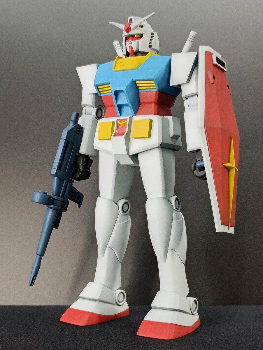 Joban_Juko's tweet photo. #ガンダムの日

「ベストメカREVIVAL Ver.」＆「EG F00/E」

ごく最近のキットですが、ここまでスタイルが違います。 https://t.co/1fEkE4ByNK