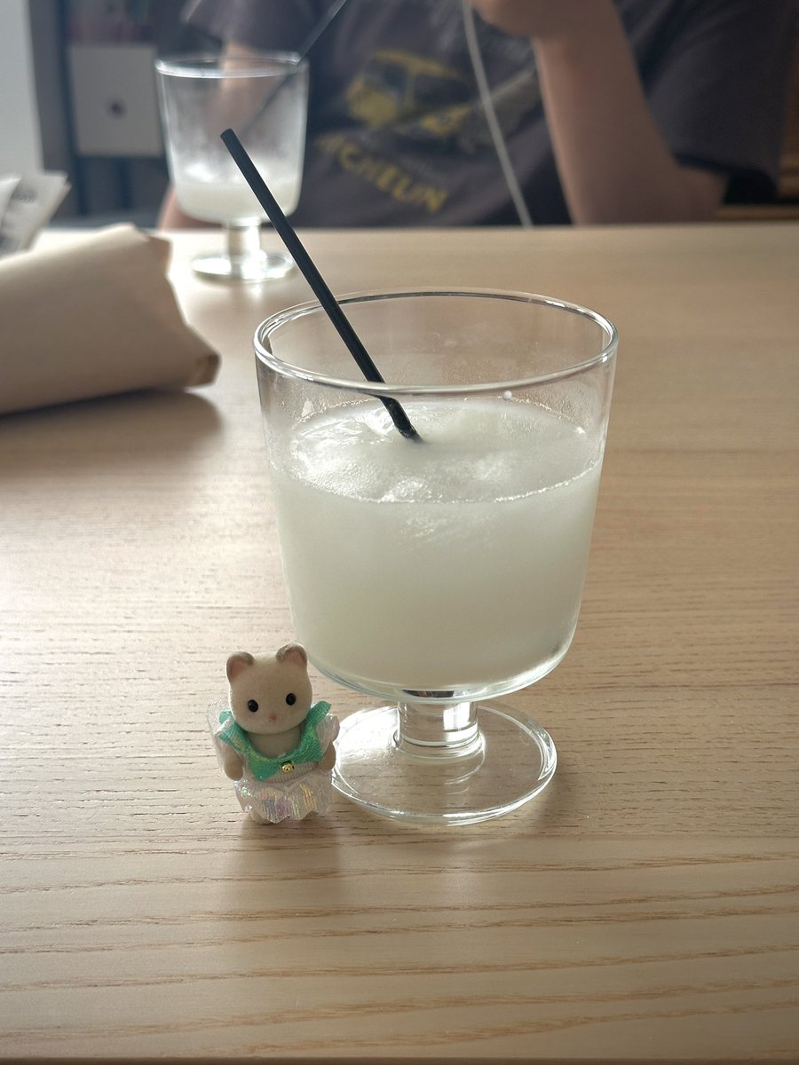 was_anbon's tweet photo. 希釈タイプのカルピスおいし〜夏にもってこいだ🌻 https://t.co/RQfpFlK88A