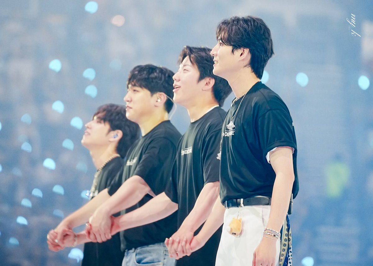 my_youngk_24's tweet photo. 260703<The DECADE> FINALE in SEOUL 
#데이식스 #DAY6 https://t.co/qRzzVgTG0I