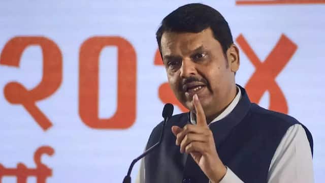 MeghUpdates's tweet photo. 🚨 BIG BREAKING 

Around 50 lakh ineligible voter names are set to be REMOVED through Maharashtra's Special Intensive Revision (SIR) process.

The exercise aims to clean up the electoral rolls by IDENTIFYING DUPLICATE, SHIFTED, DECEASED and other INELIGIBLE entries. https://t.co/Q0TP9FYyJE