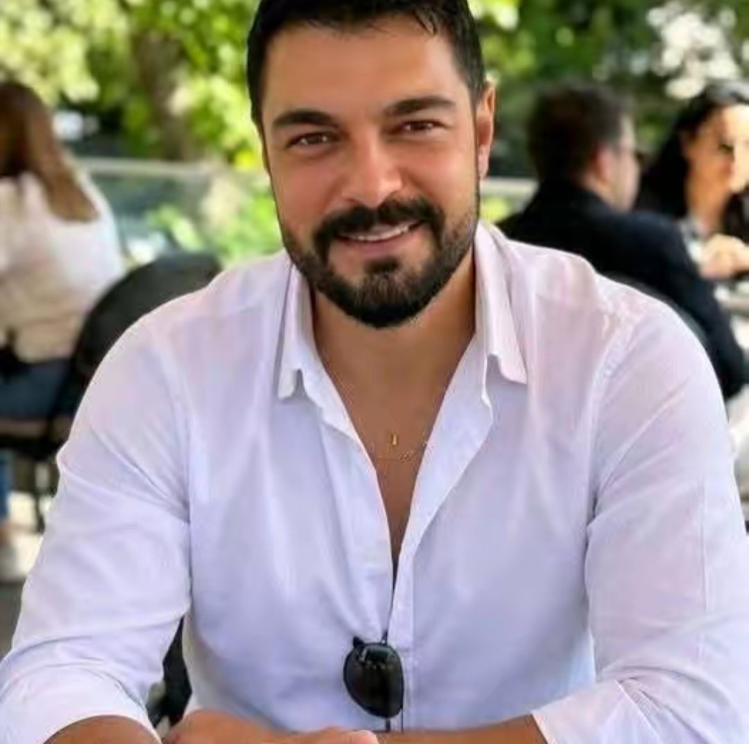 yuser_1996's tweet photo. Güneş görünmese bile her zaman bir ışık vardır; bulutlar onu örtse de kaybolmaz. Bize, umudun ve gerçek sıcaklığın gözler görmeden önce ruhun derinliklerinde doğduğunu hatırlatır. 🌤️
Günaydın 🤍🌷
#HalilİbrahimCeyhan https://t.co/veiF6FK0dM
