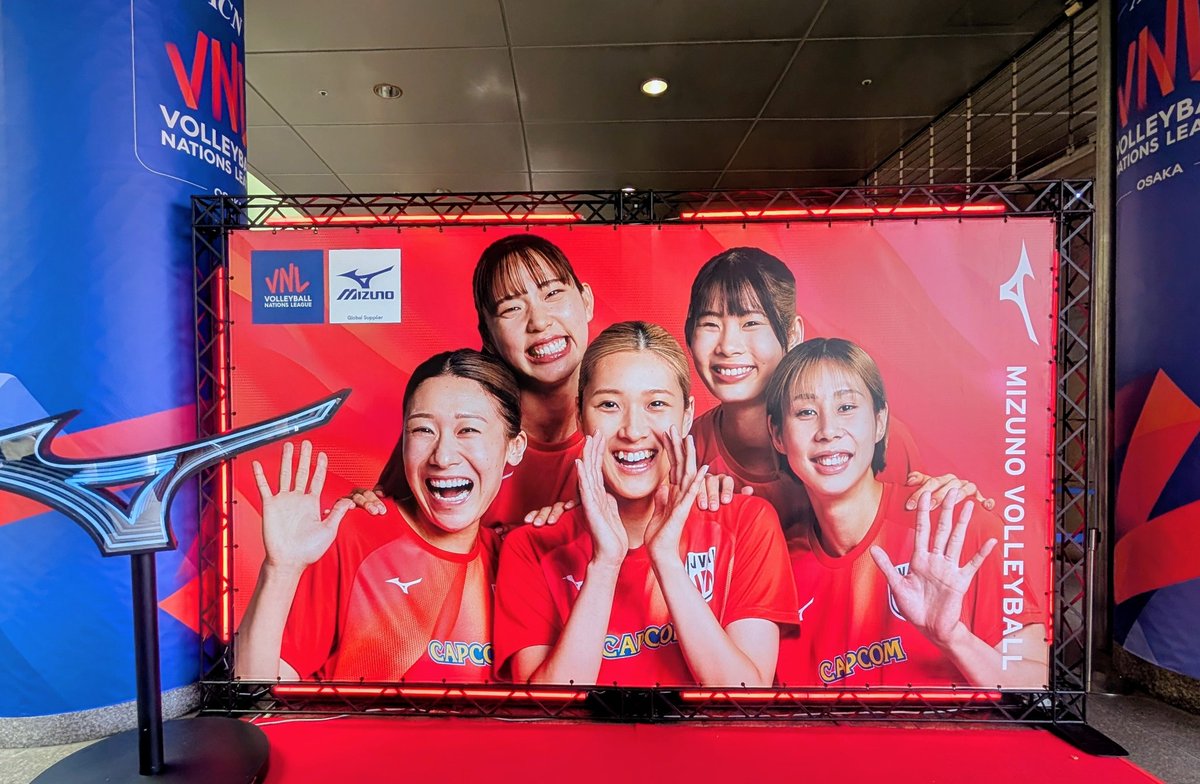 snow777wind's tweet photo. 到着🔥🔥🔥
公式練習を観たいので
90分並ぶ〜🫶🏐

ACN バレーボールネーションズリーグ2026 女子大阪大会　

🇯🇵対🇧🇷
@ Asueアリーナ大阪

https://t.co/vwiLM3FYbo https://t.co/pPLmduZWcm