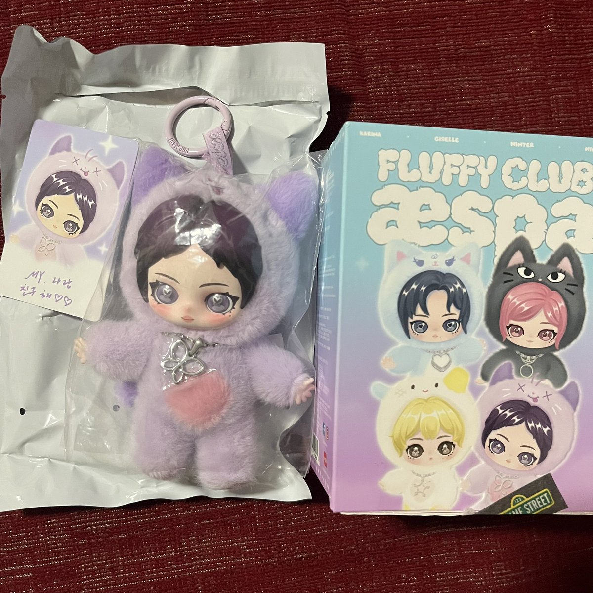 bunnyzojeei's tweet photo. Fluffy Club aespa หนิงหนิง
แกะตัวแล้ว ของครบ 
👜แถมกระเป๋าใสให้พร้อม

450฿ รวมส่ง
Dm ดูเพิ่มเติมได้ค่ะ
#ตลาดนัดaespa https://t.co/bvdnVOZyp8