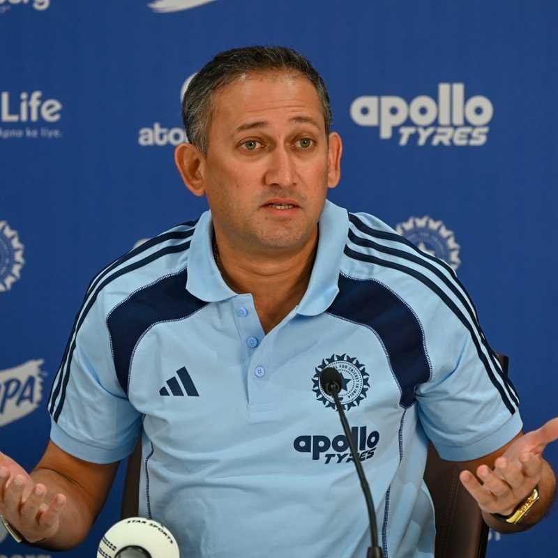 Godirulz's tweet photo. @imAagarkar @ManUtd You are still there as a selector because of Samson !! Donkey face https://t.co/sIVgBWnWLk