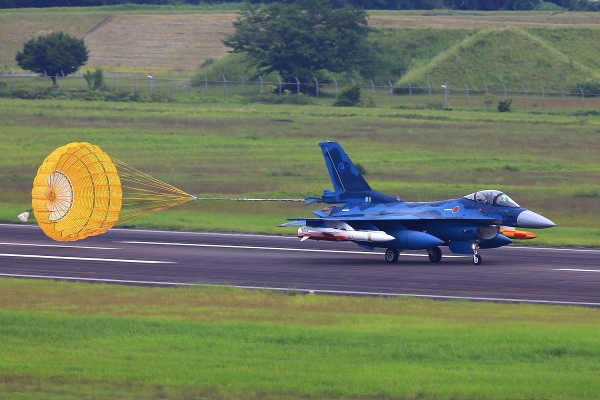 naoki_o_0557's tweet photo. 2026/7/8 岐阜基地
3rd
F-2A（523）
+ASM-3改
随伴機
F-2B（105）
白鉛筆＆色鉛筆スタイルで試験飛行を実施。
先ずはこの2機で帰還。
#岐阜基地 https://t.co/cz7kUG2Xov